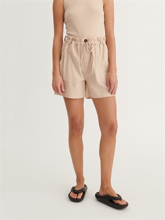 Basic Apparel Beate Shorts Smokey Grey